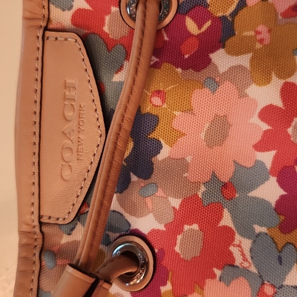 Coach Designer Floral Print Canvas Pink Colorful Drawstring handbag Purse - Picture 9 of 13